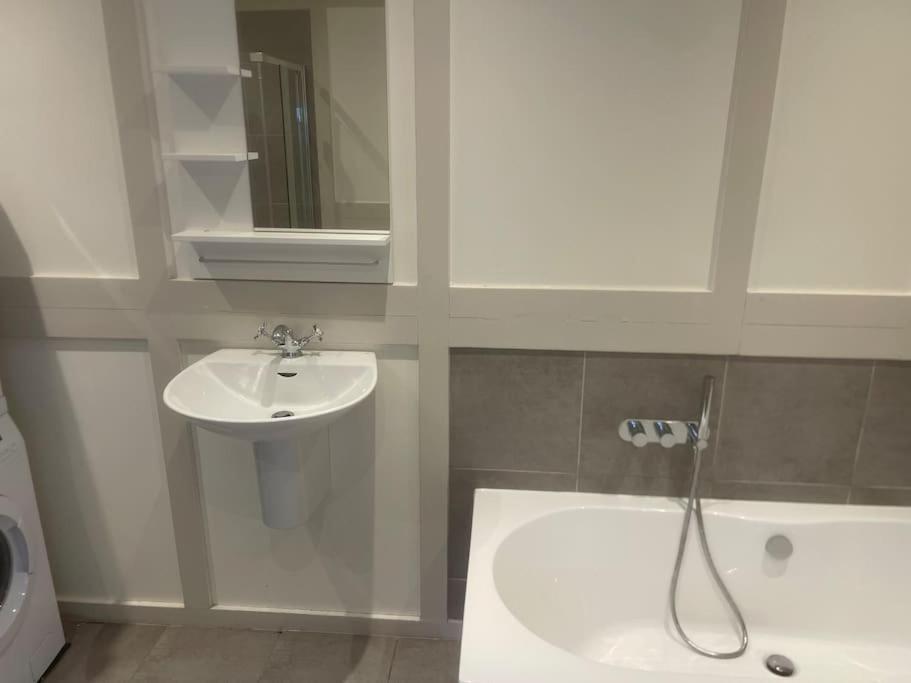Spacious 2 Bedroom Apartment In The Heart Of Soho. Londen Buitenkant foto